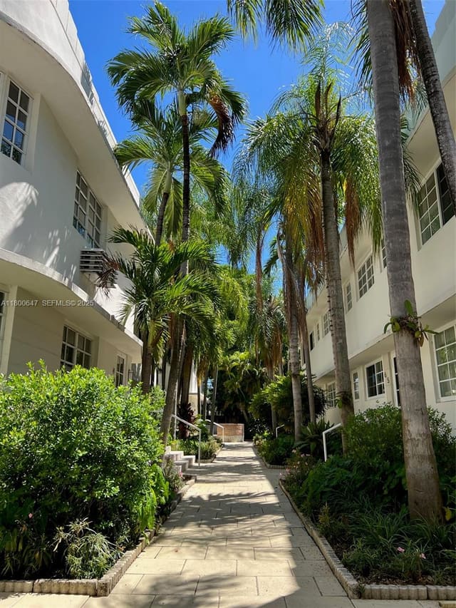 1605 Lenox Avenue 1605-9, sold in Lincoln Road Villas, Miami Beach, FL