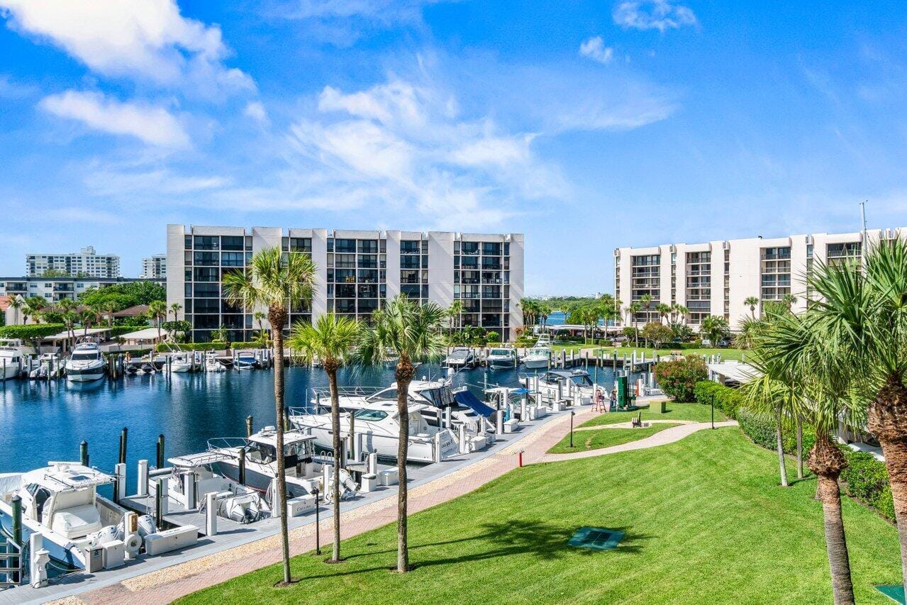 2707 N Ocean Boulevard 301-D, Boca Raton, FL 33431