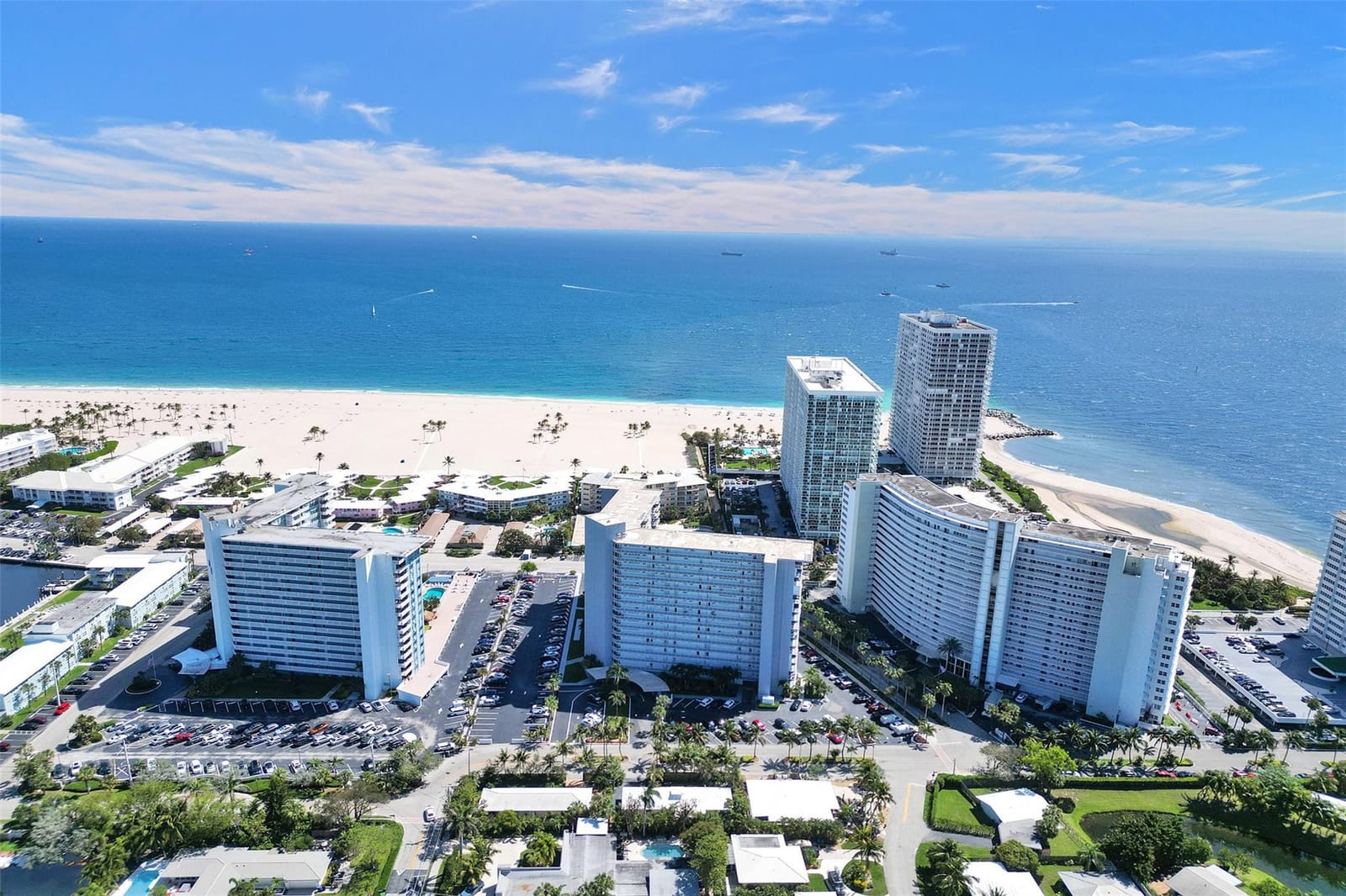 1920 S Ocean Drive 1508 — photo 2