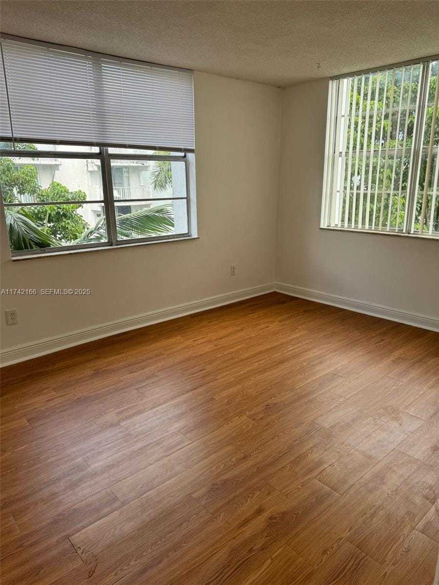 484 NW 165th St Road A-516, Miami, FL 33169 photo 4