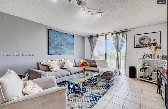 5570 NW 44th Street 412A, Lauderhill, FL 33319