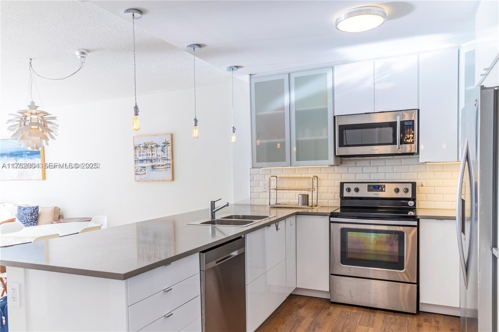 5601 Collins Avenue 717 — photo 3