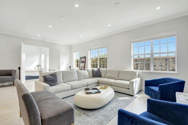 200 NE 2nd Avenue 315, sold in City Walk At Pineapple Grove Condo, Delray Beach, FL