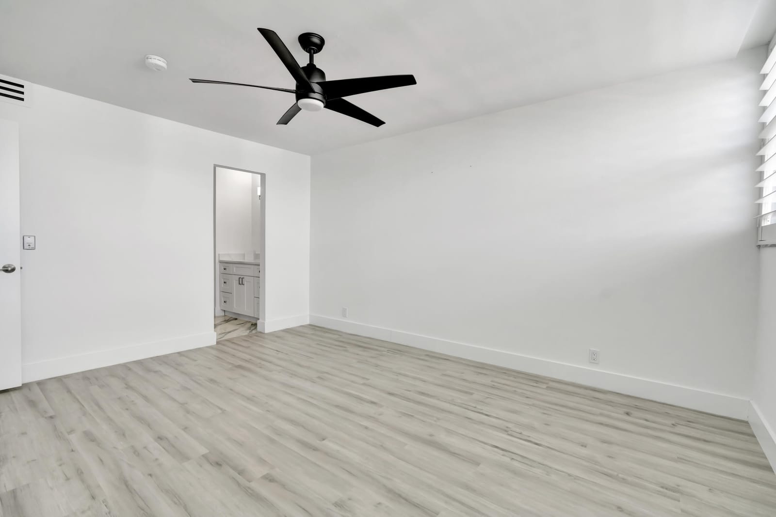 336 Golfview Road 1104, North Palm Beach, FL 33408 photo 22