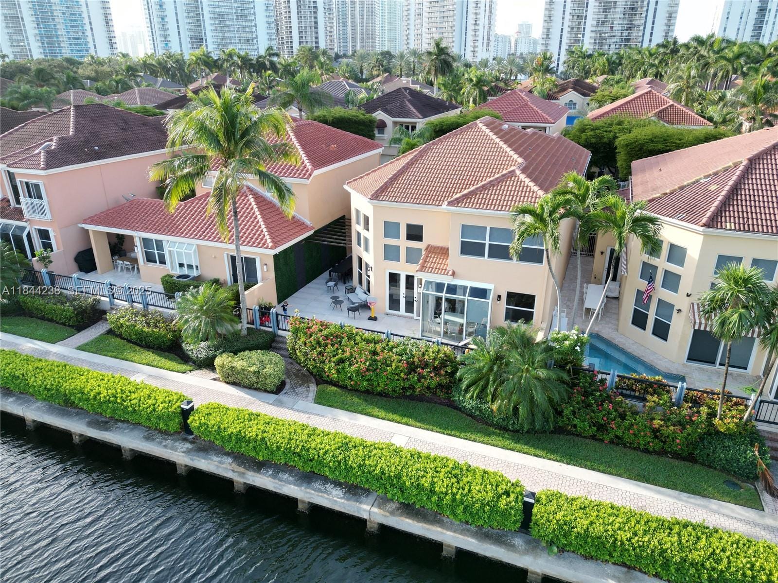 3757 NE 208th Terrace, Aventura, FL 33180 photo 2