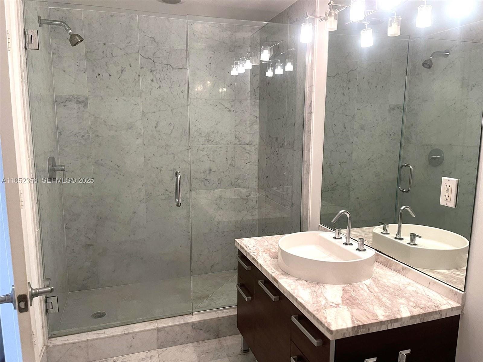 253 NE 2nd Street 1004 — photo 11