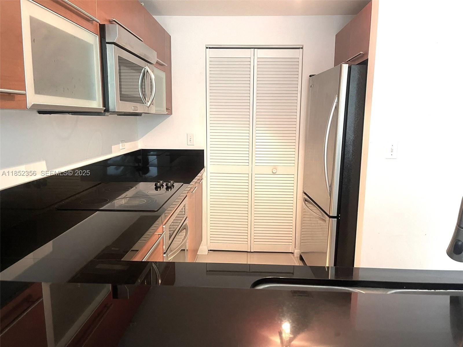 253 NE 2nd Street 1004 — photo 5