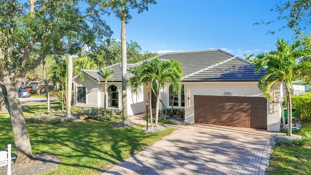 16260 Owasco Circle, Davie, FL 33331