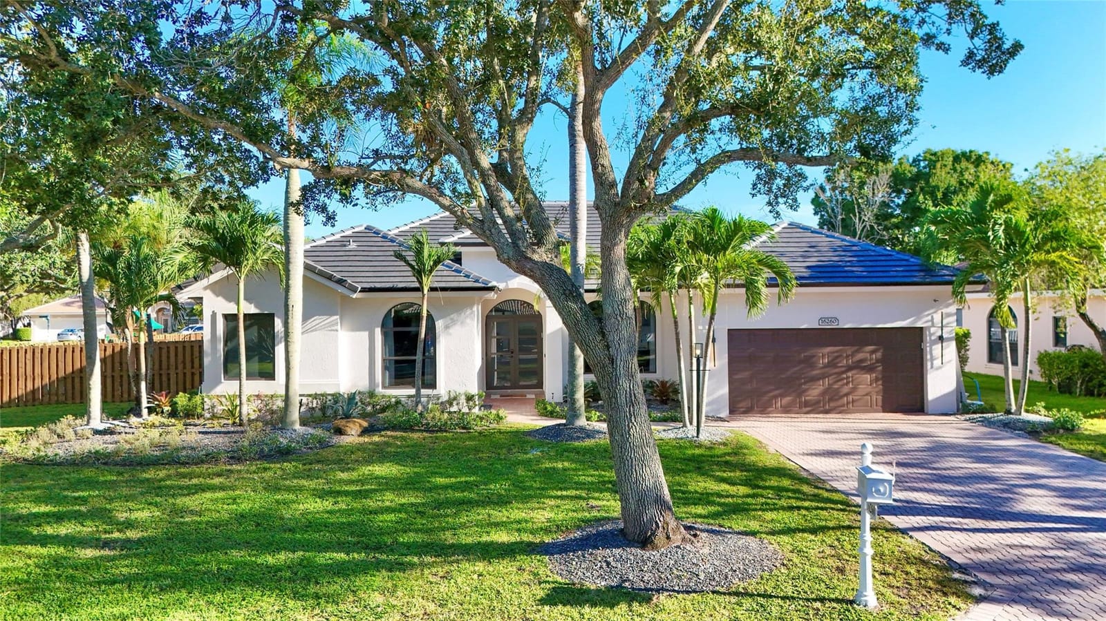 16260 Owasco Circle, Davie, FL 33331 photo 2