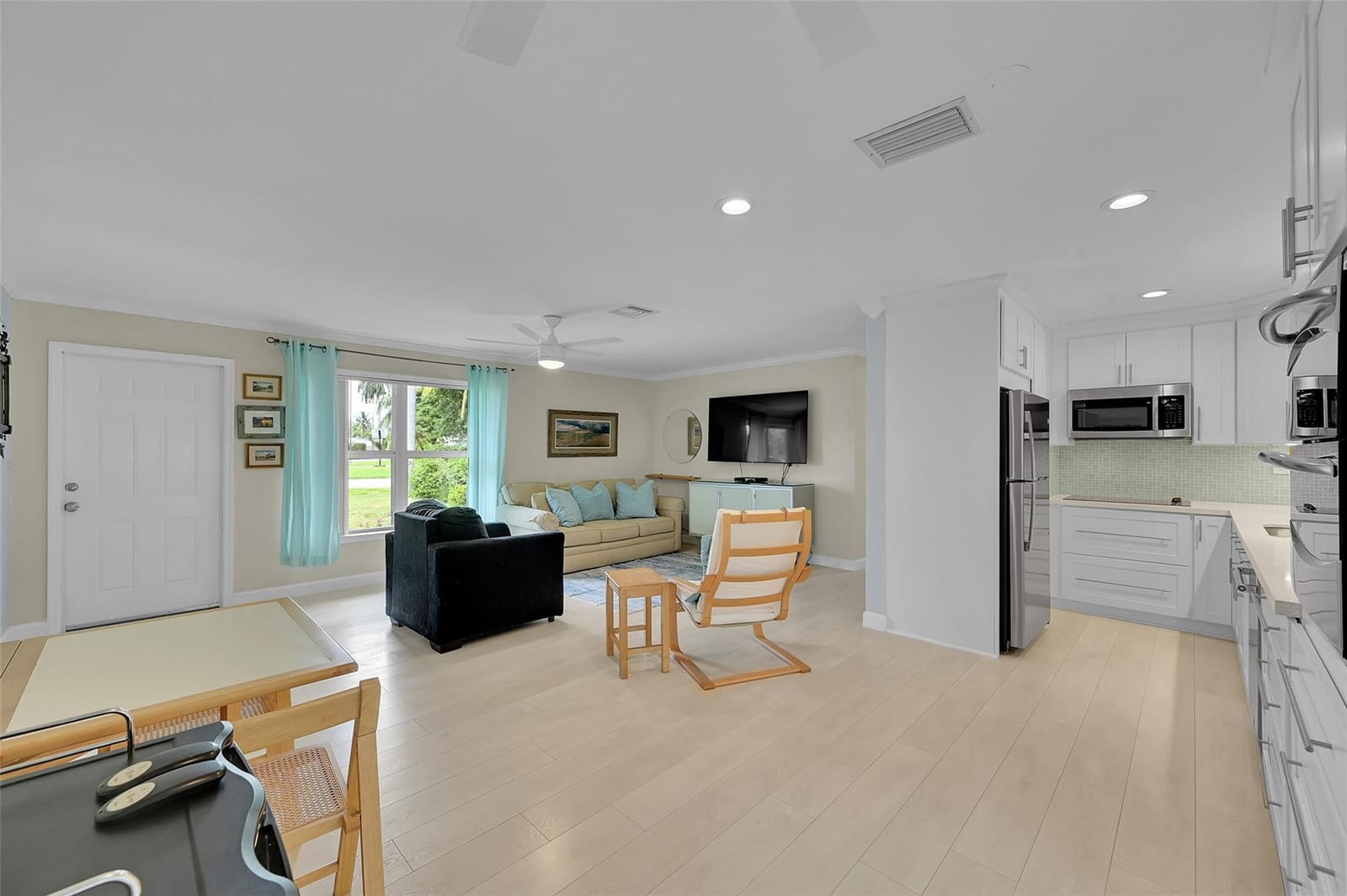 2431 E River Drive, Margate, FL 33063 photo 8