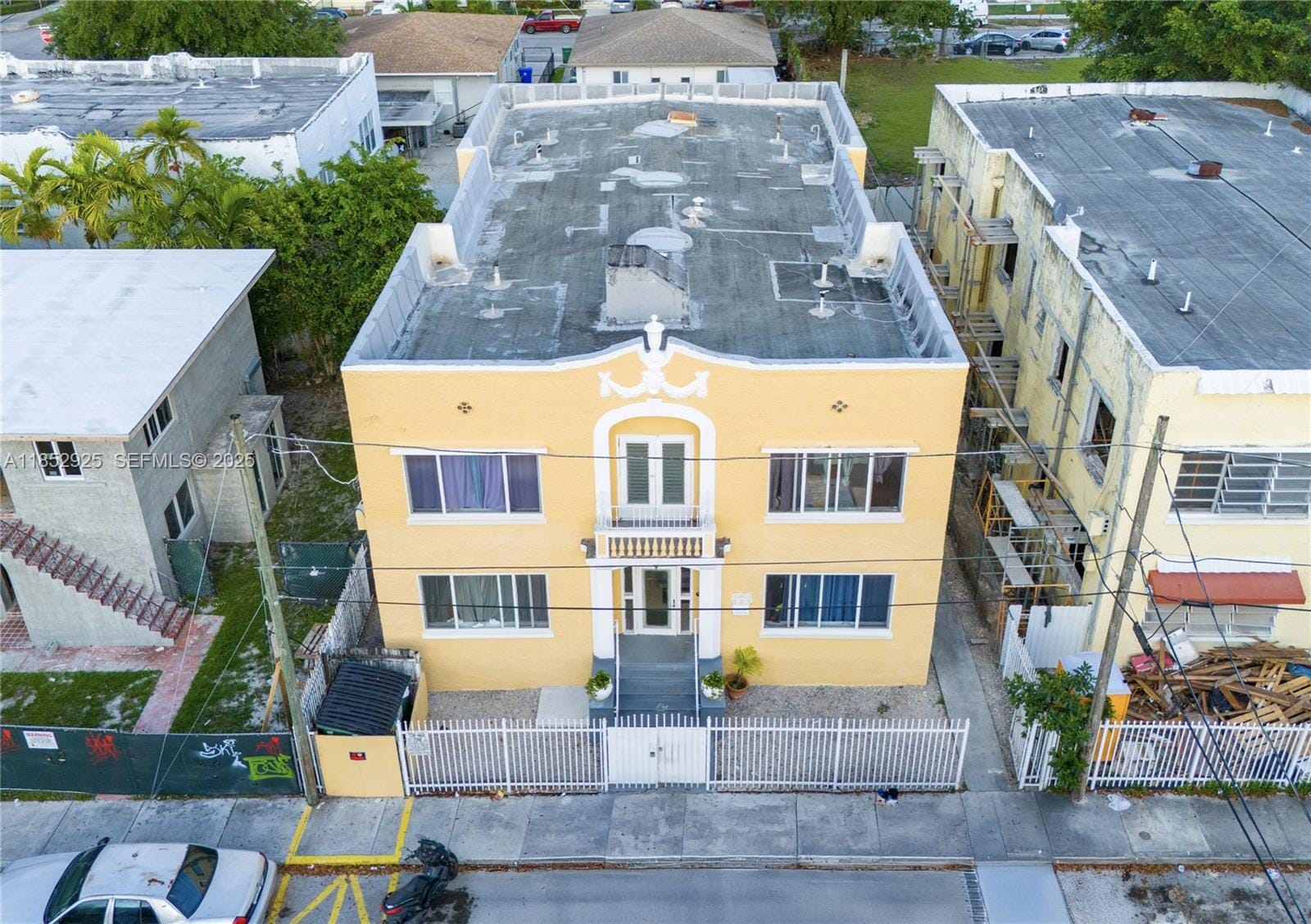 527 SW 7th Court — photo 2