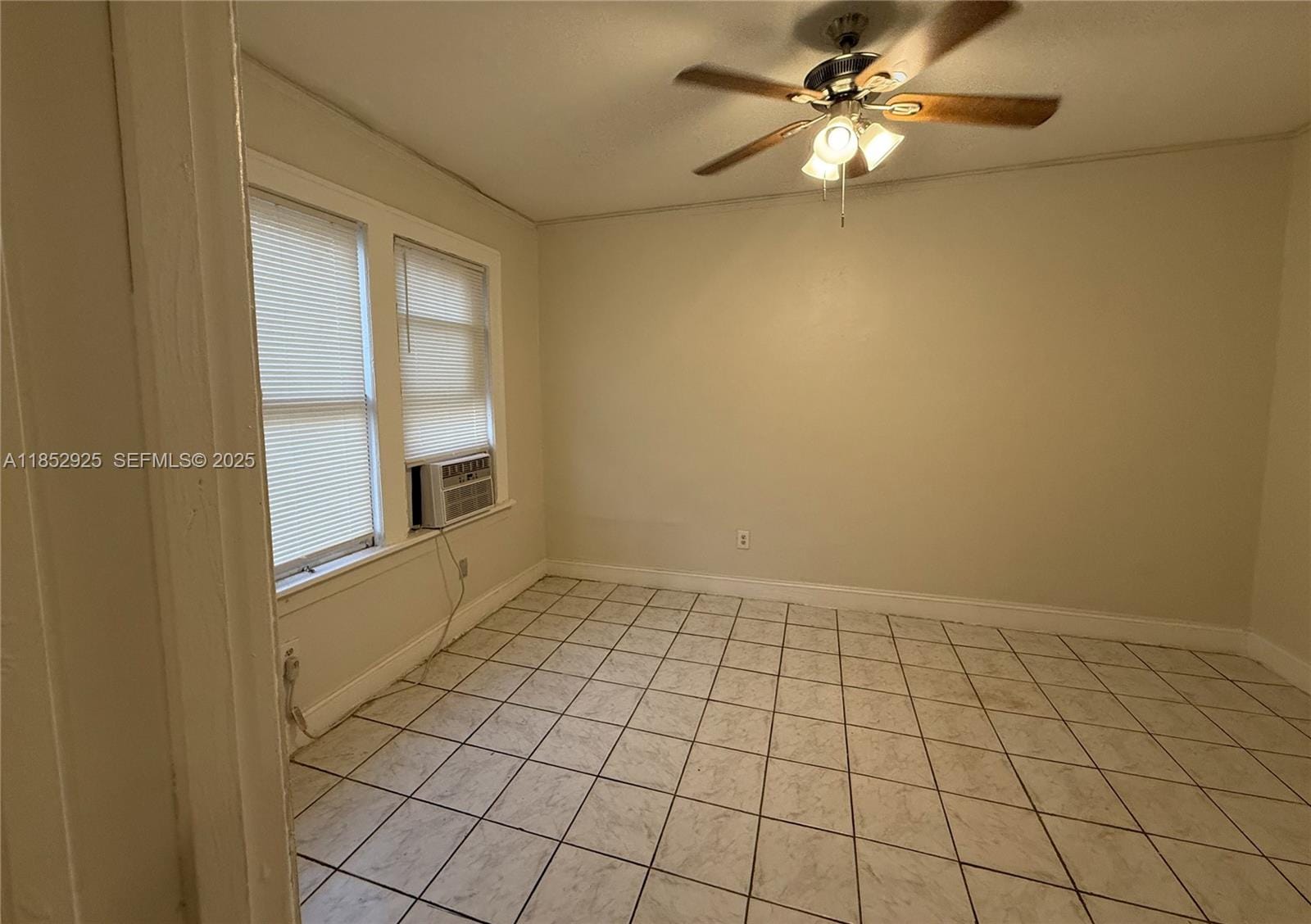 527 SW 7th Court — photo 4