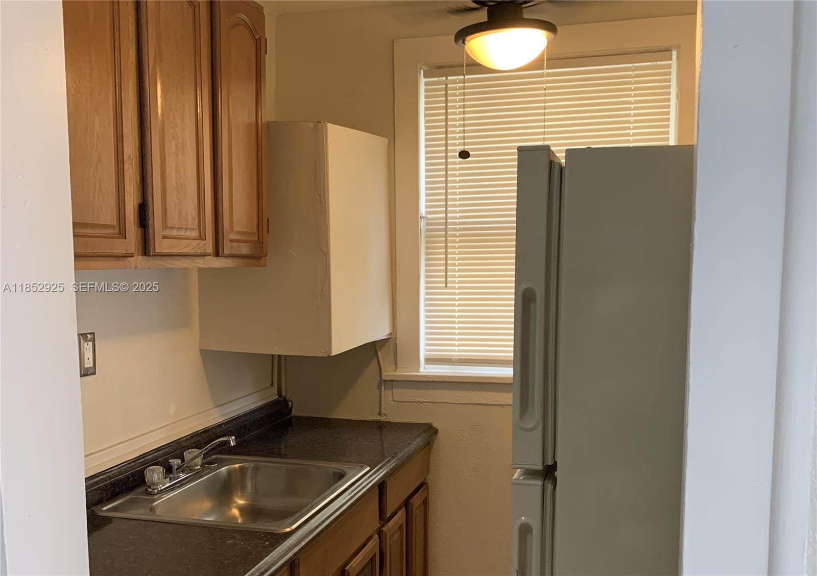 527 SW 7th Court — photo 5