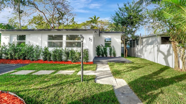 11 NW 117th Street, sold in La Paloma, Sebring, FL