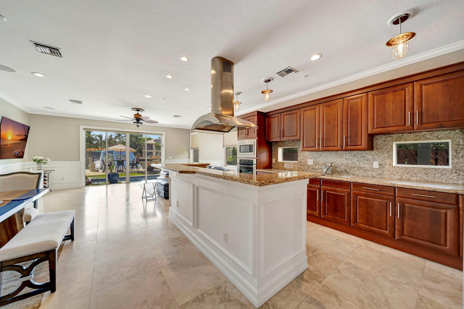 1368 Bayview Drive, Fort Lauderdale, FL 33304 photo 13