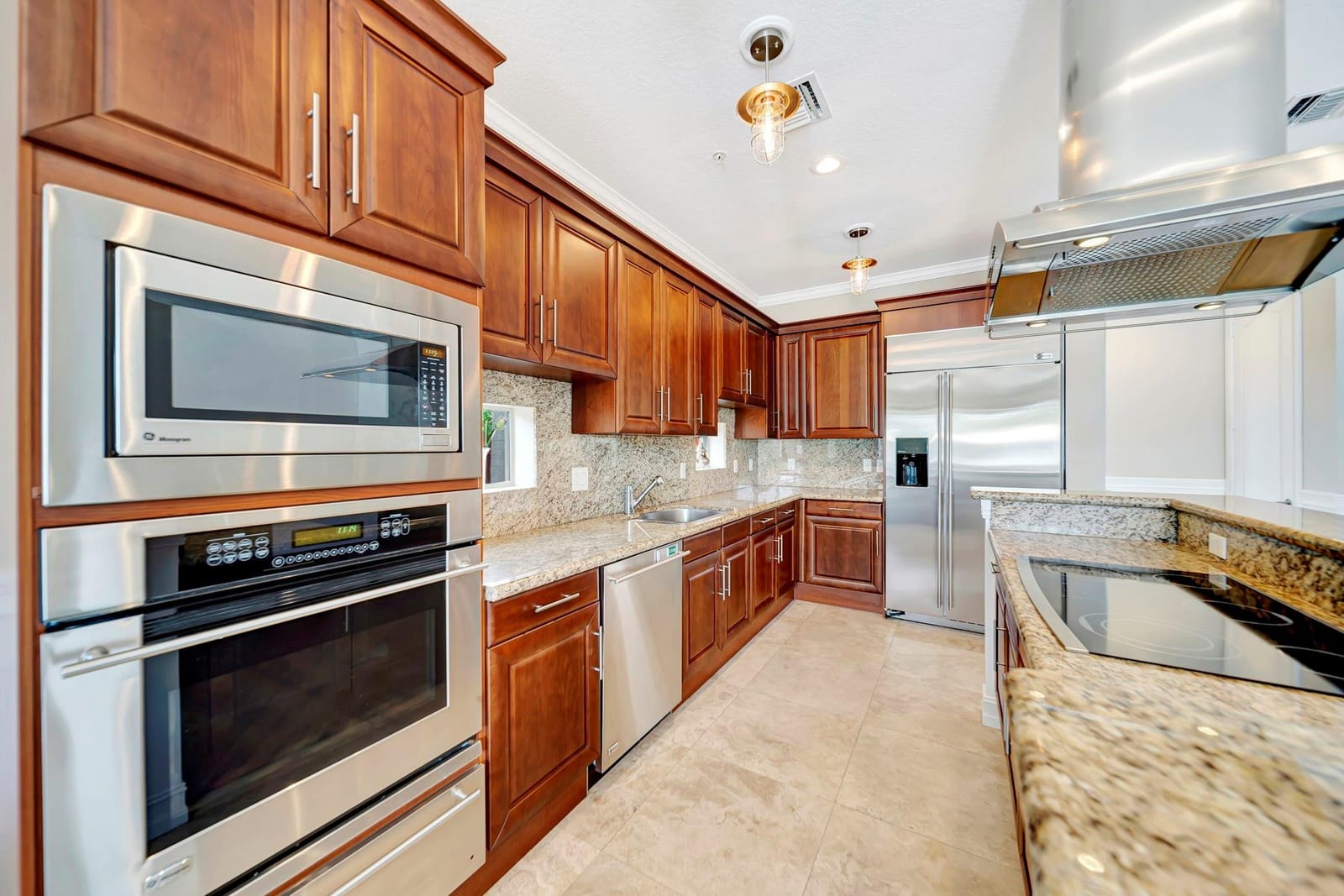 1368 Bayview Drive, Fort Lauderdale, FL 33304 photo 14