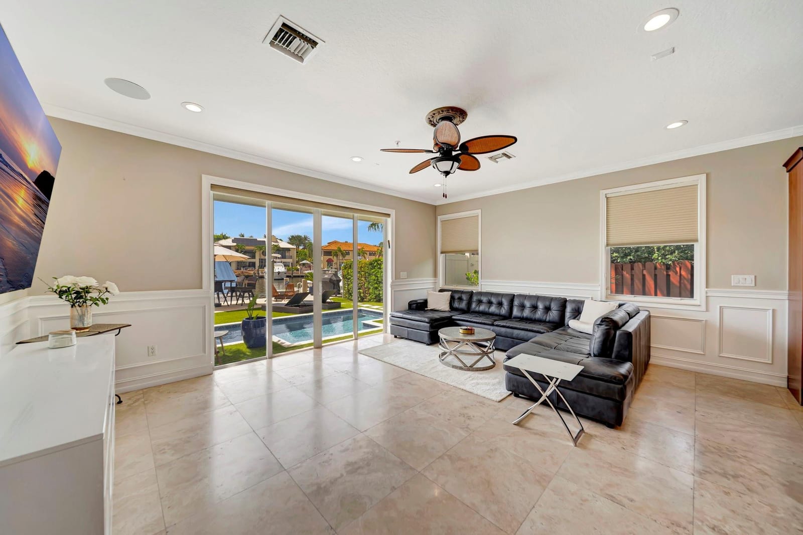 1368 Bayview Drive — photo 10