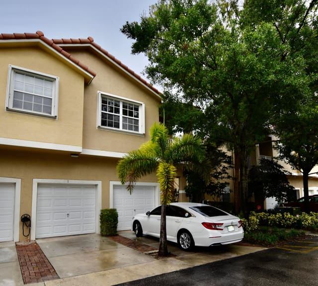 106 Lighthouse Circle J, Tequesta, FL 33469