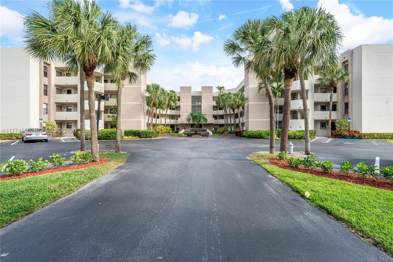 5750 Camino Del Sol 103, Boca Raton, FL 33433