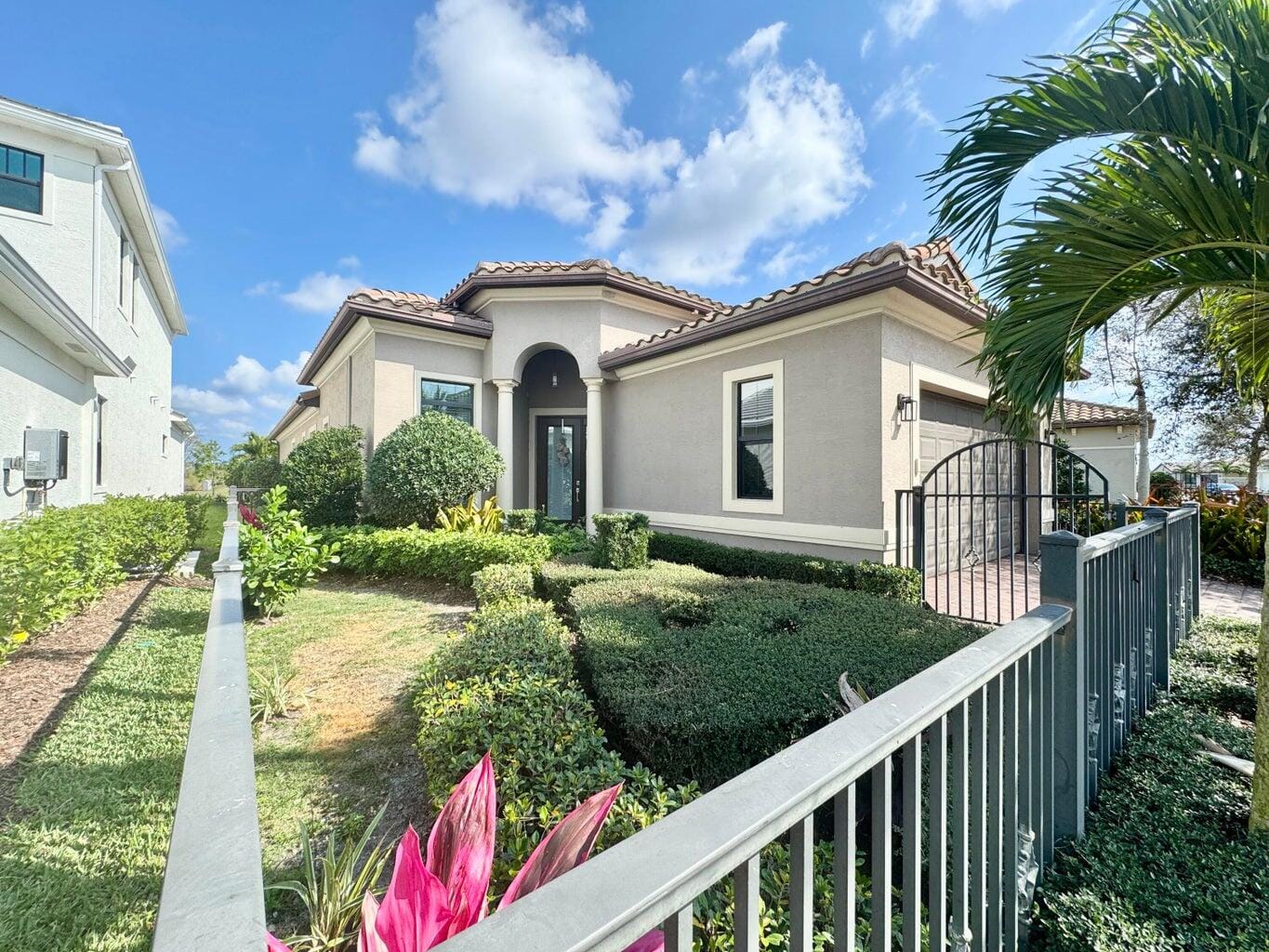 320 SE Fascino Circle, Port St. Lucie, FL 34984