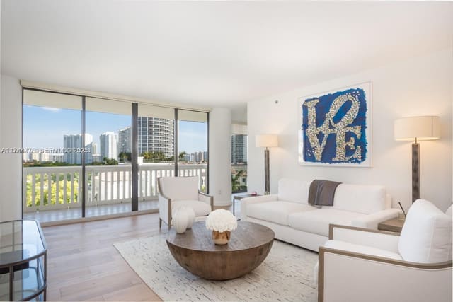 2000 Island Boulevard 805, Aventura, FL 33160