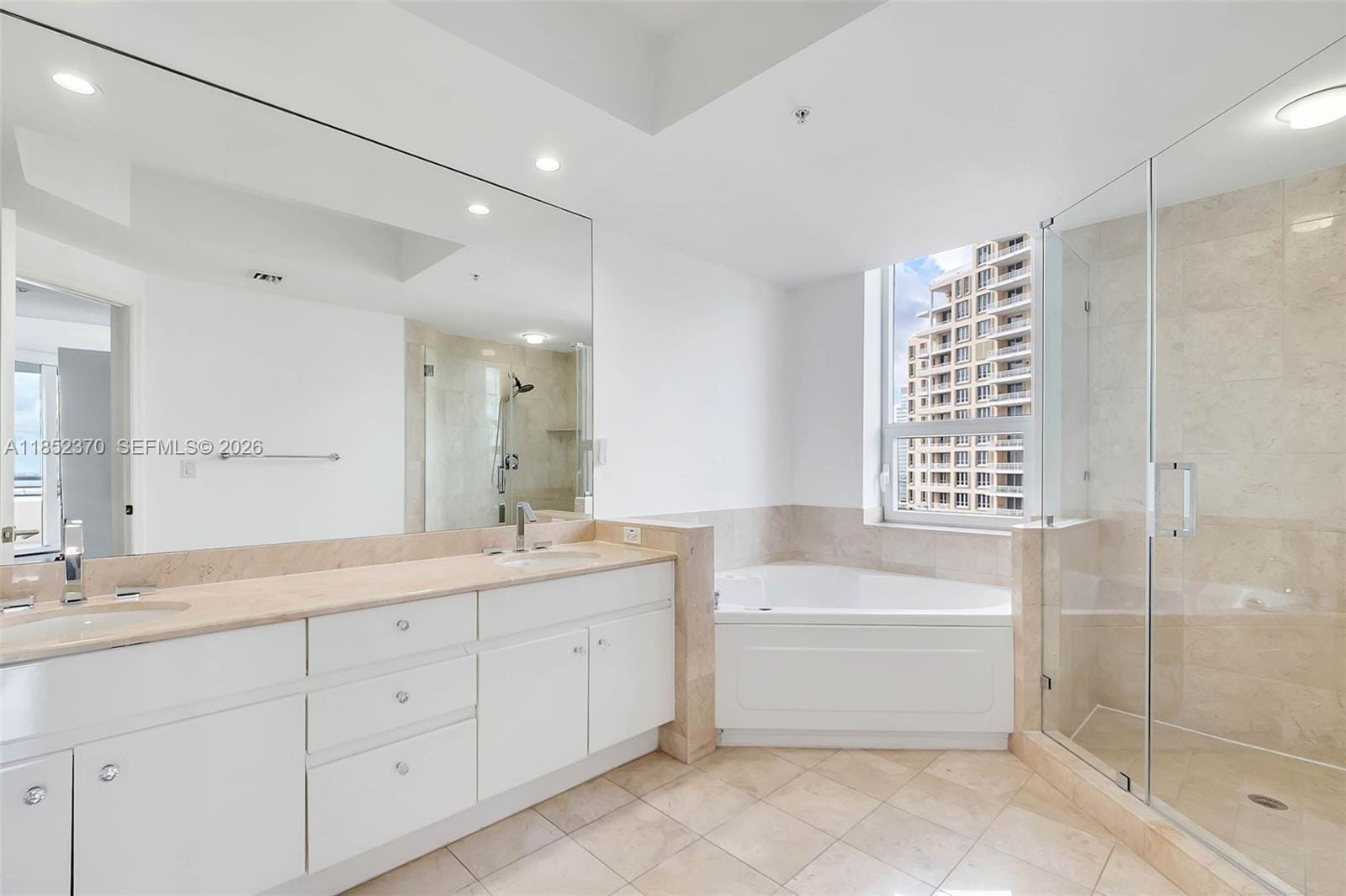 848 Brickell Key Drive 1906, Miami, FL 33131 photo 18