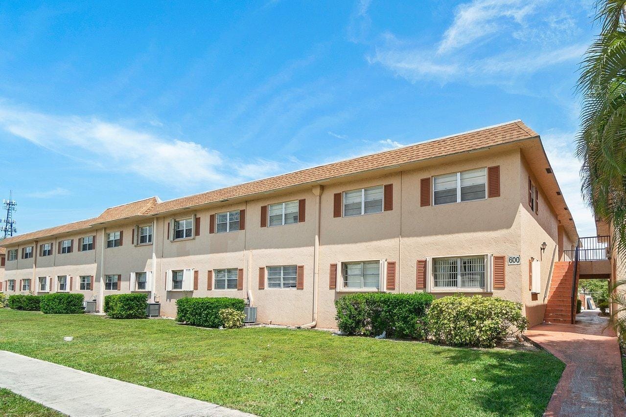 600 SW 2nd 2390 Avenue 2390 — photo 4