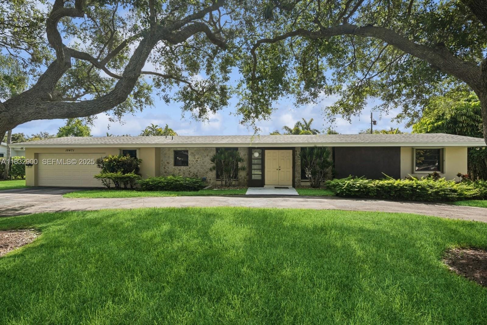 15471 SW 83rd Avenue, Palmetto Bay, FL 33157 photo 2
