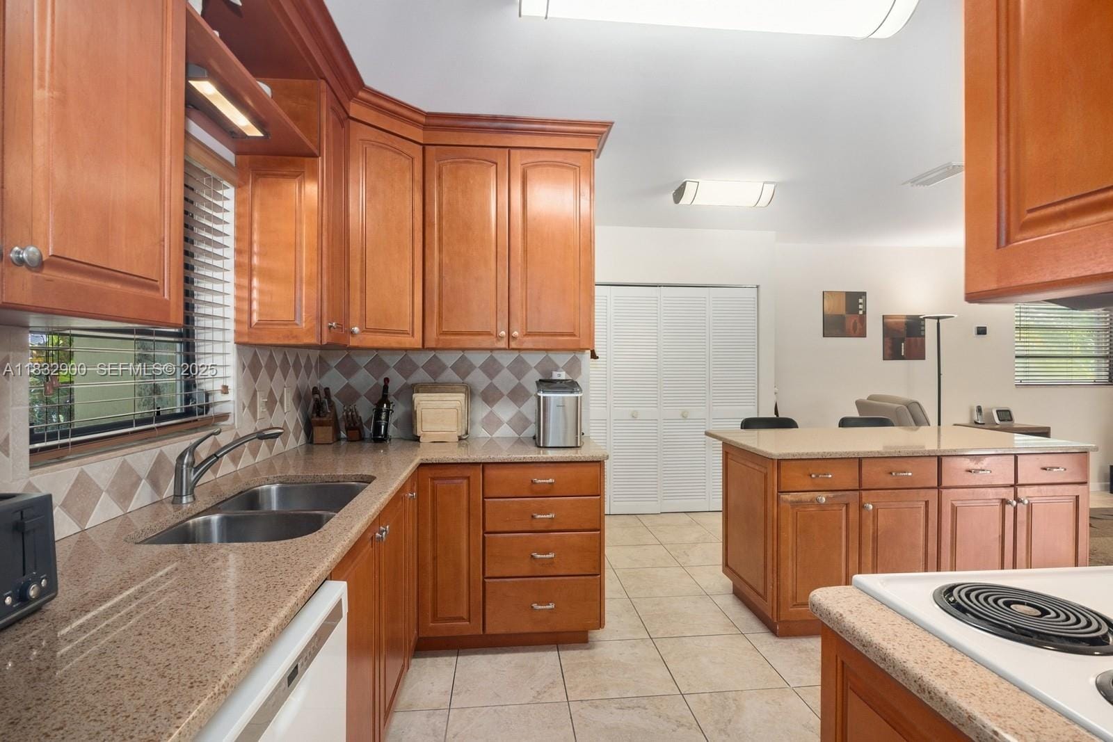 15471 SW 83rd Avenue, Palmetto Bay, FL 33157 photo 6