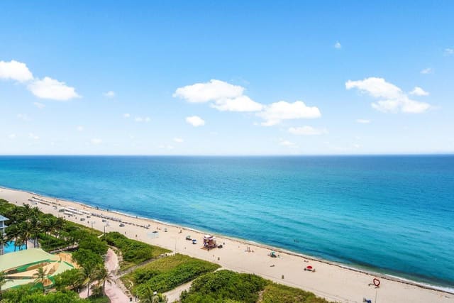 6423 Collins Avenue 1608, sold in Mar Del Plata, Miami Beach, FL