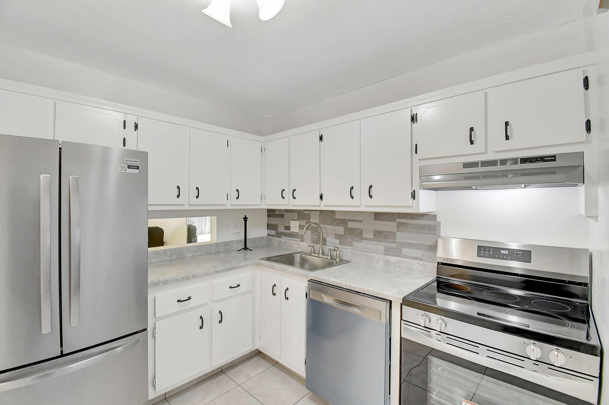 3090 NW 46th Avenue 105c, Lauderdale Lakes, FL 33313, Lauderdale Lakes