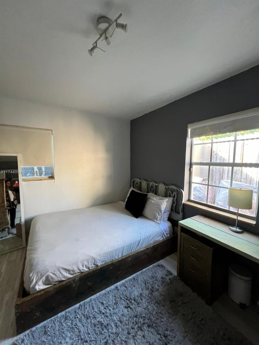 725 Fernwood Road — photo 6