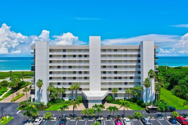 5055 North Highway A1a 606, Hutchinson Island, FL 34949