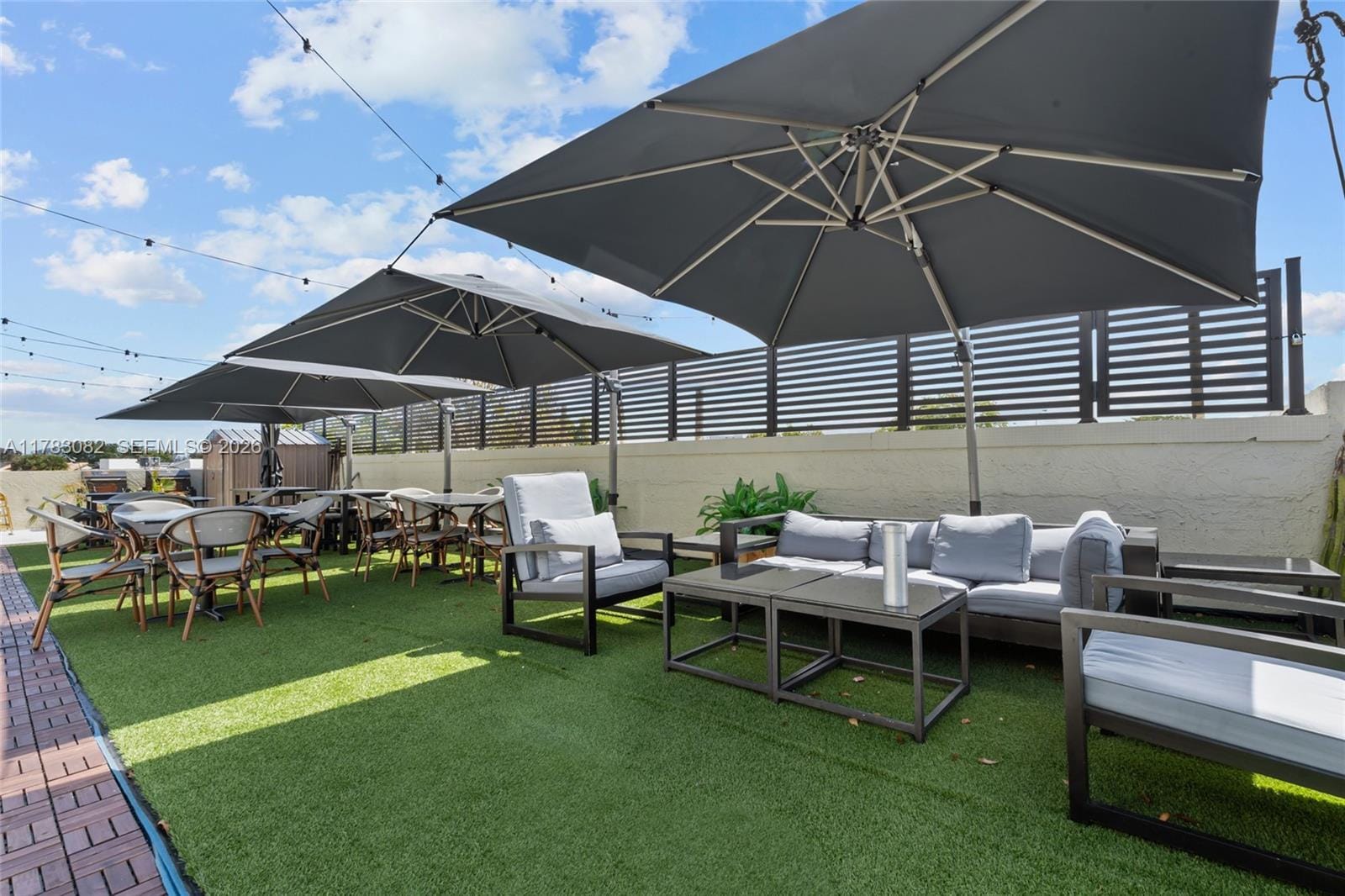 10648 Fountainbleau Boulevard — photo 3