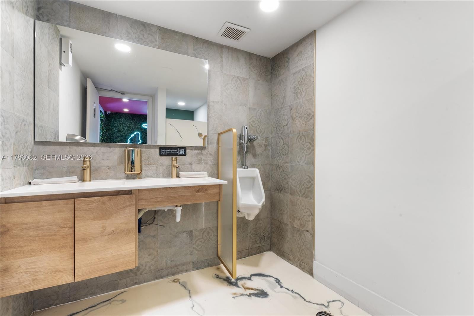 10648 Fountainbleau Boulevard, Miami, FL 33172 photo 23