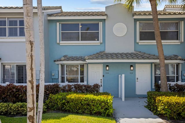 930 Jeffery Street, Boca Raton, FL 33487