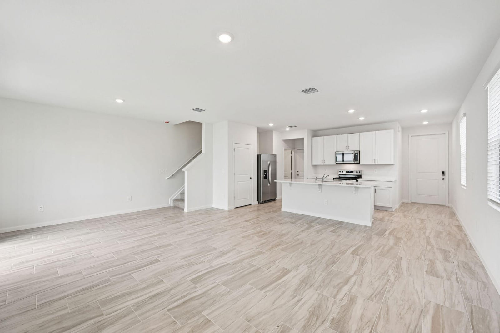 541 Salisbury Circle — photo 8