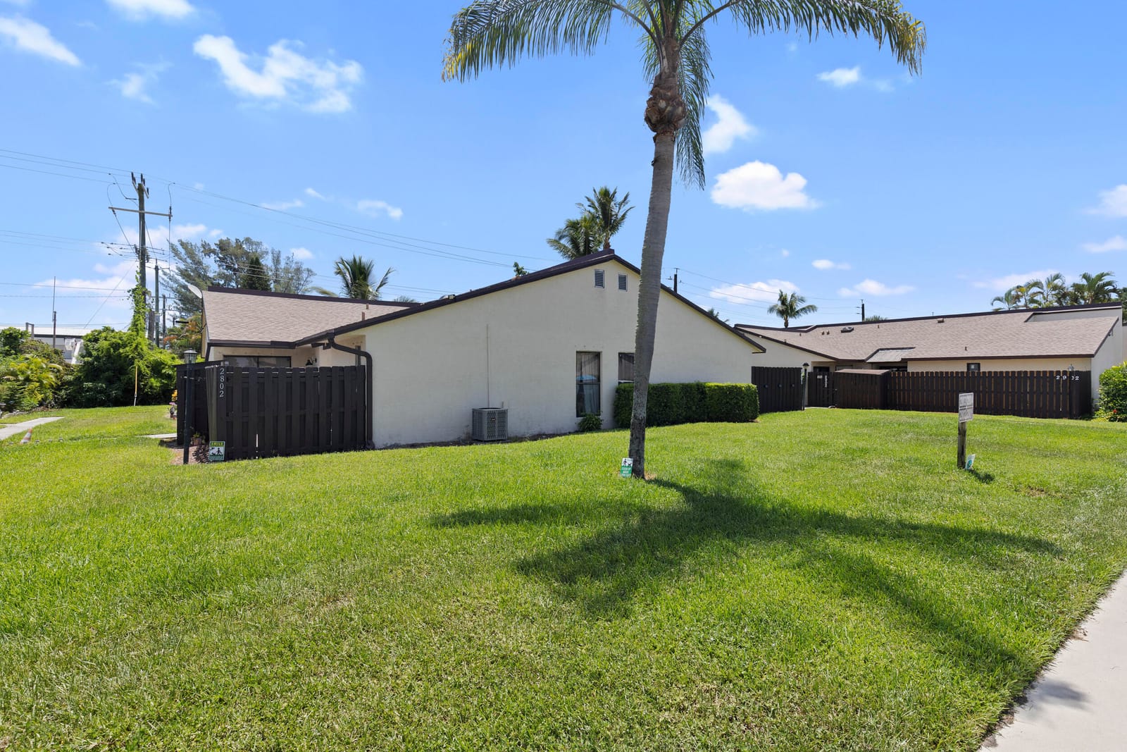 2804 Waterview Circle, Palm Springs, FL 33461 photo 2