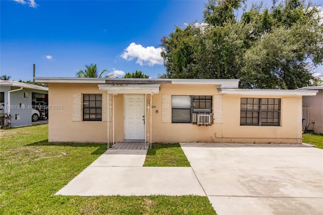 6330 Rodman Street, Hollywood, FL 33023
