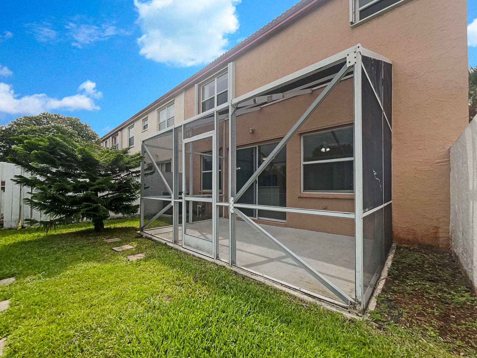 15117 NW 8th Street, Pembroke Pines, FL 33028 photo 22