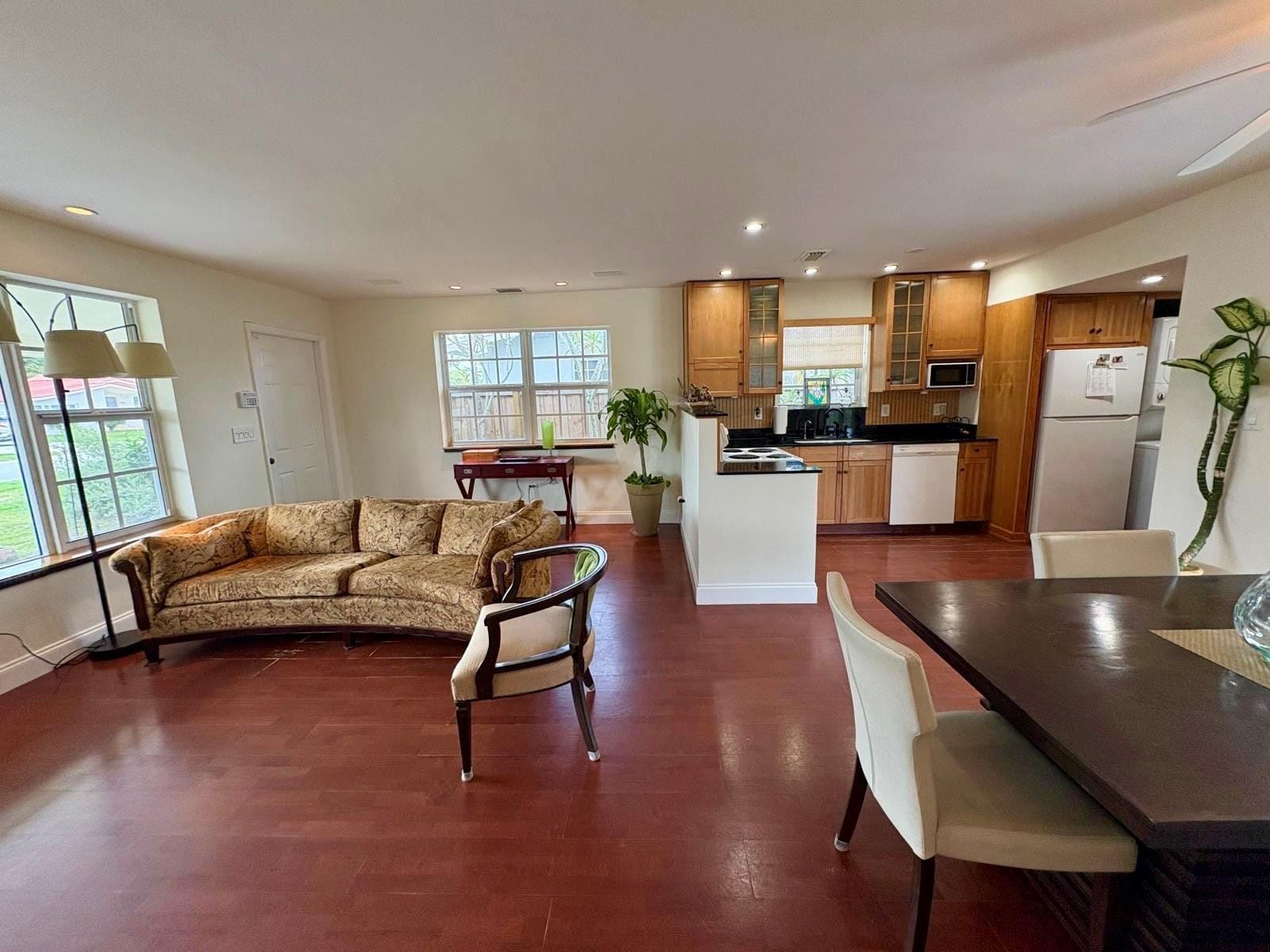 2441 Gulfstream Drive, Miramar, FL 33023 photo 6