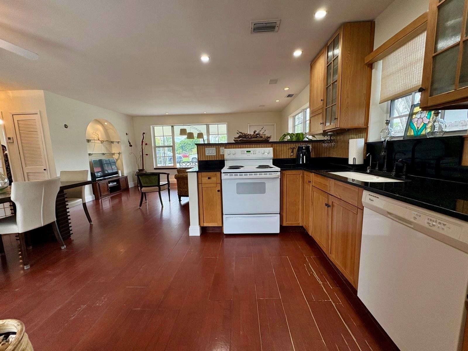 2441 Gulfstream Drive, Miramar, FL 33023 photo 8