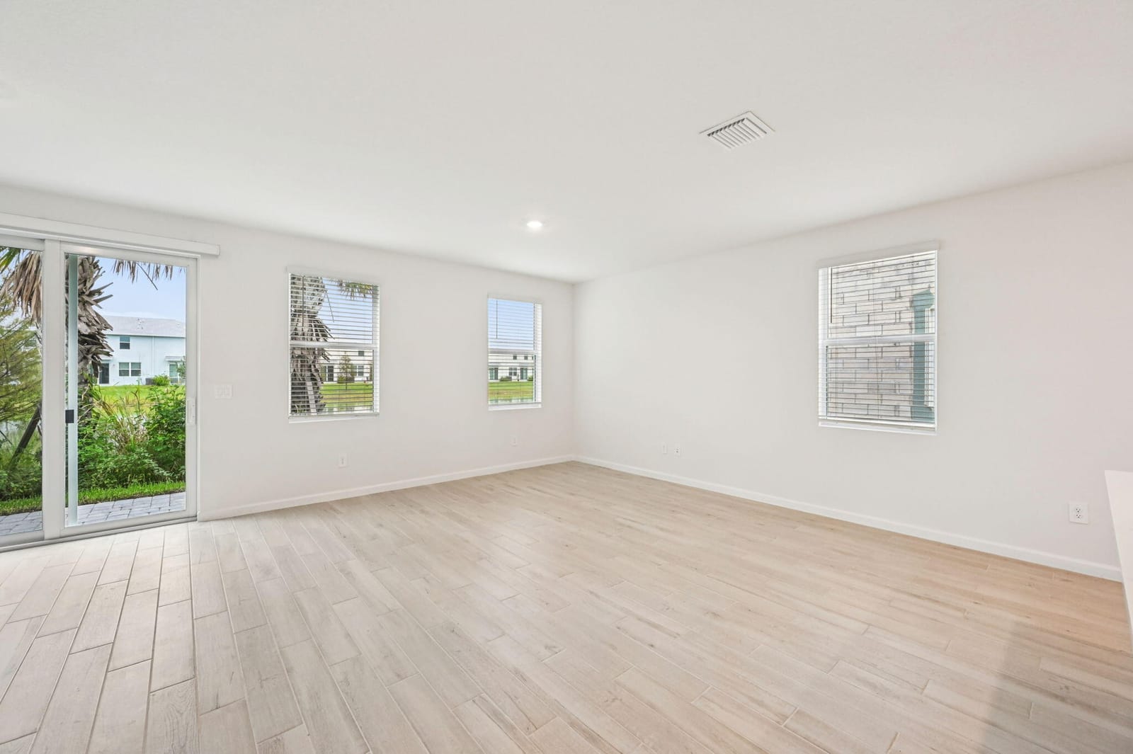 569 Salisbury Circle — photo 12