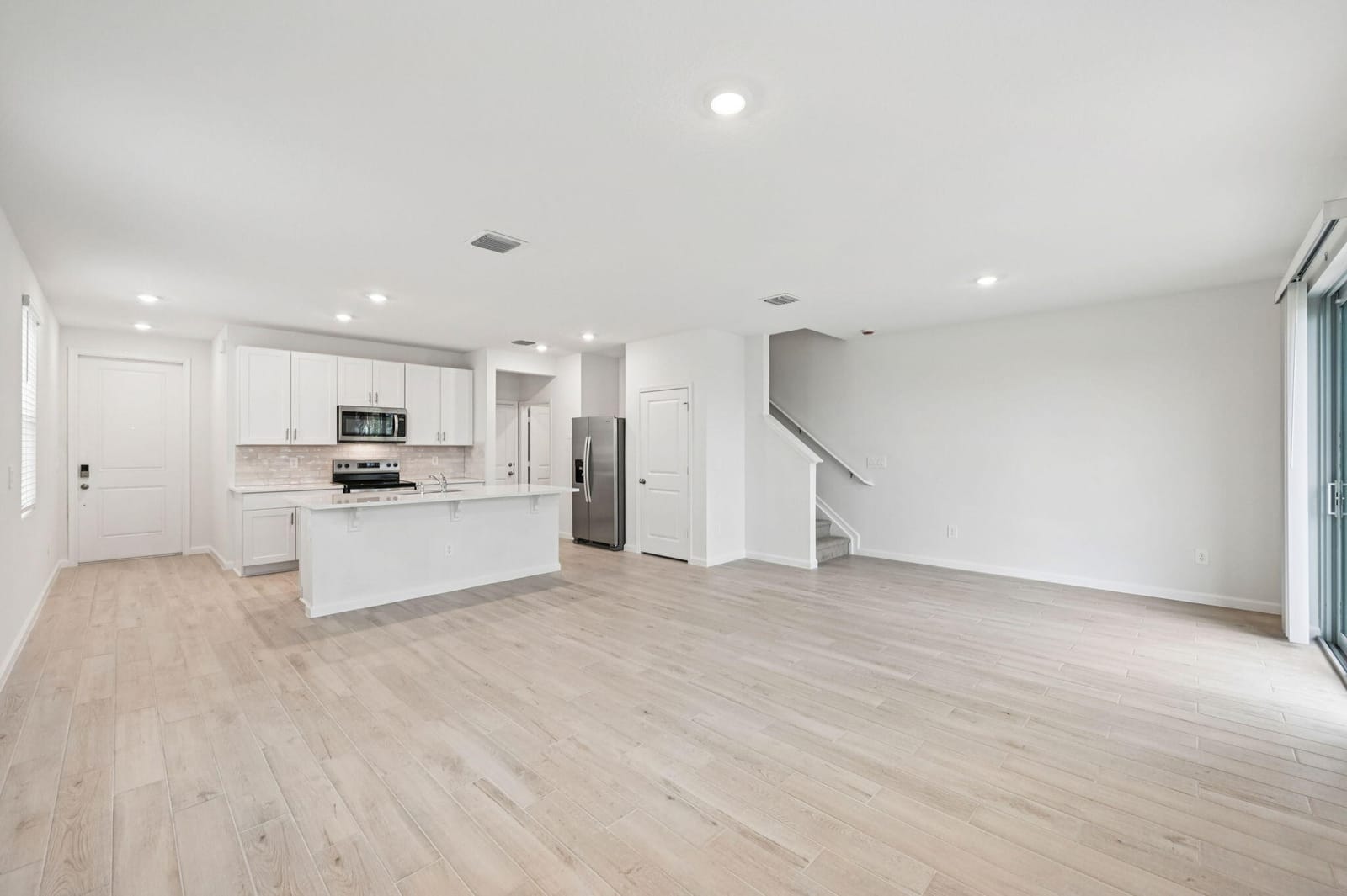 569 Salisbury Circle — photo 5