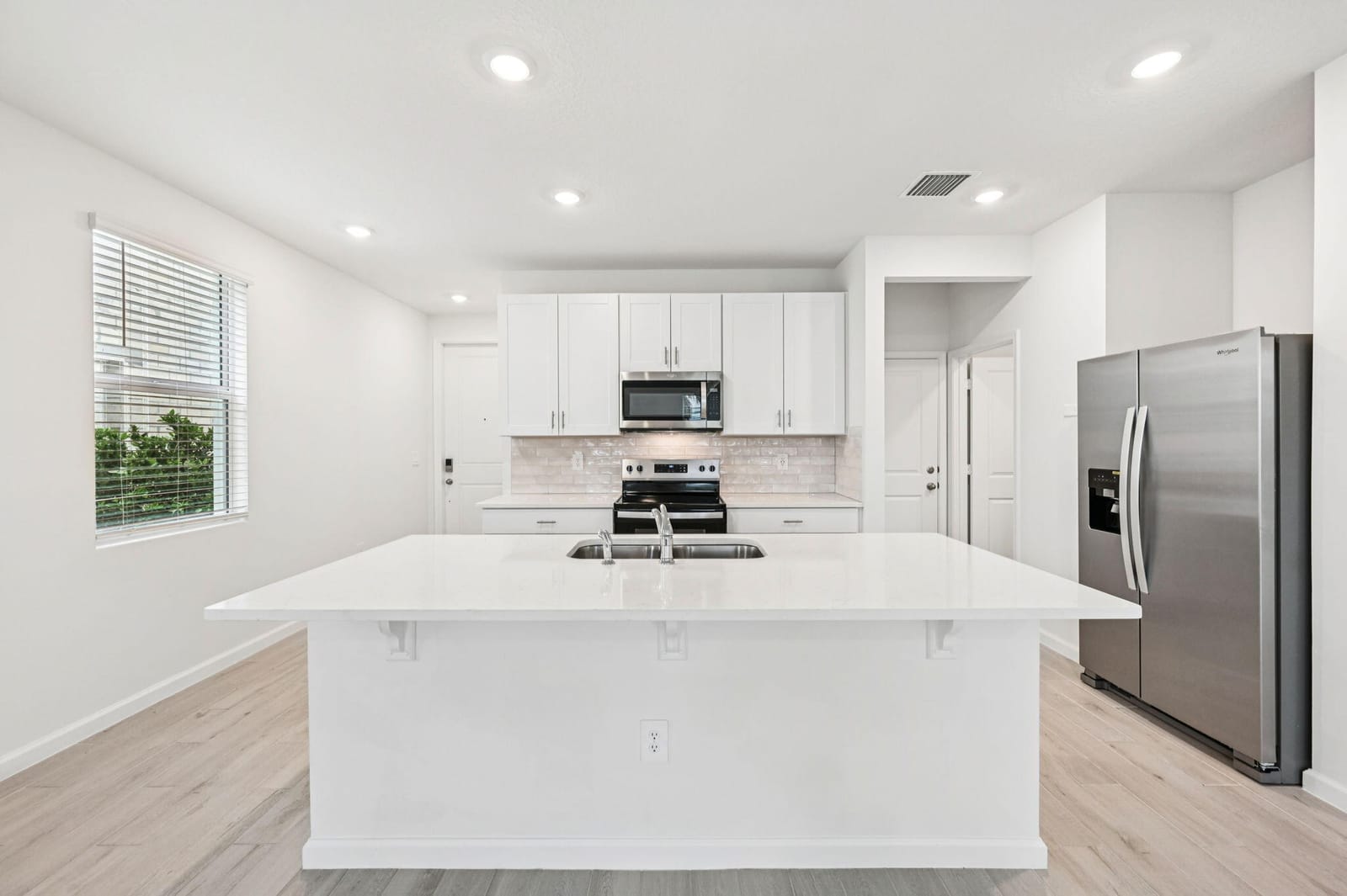 569 Salisbury Circle — photo 8