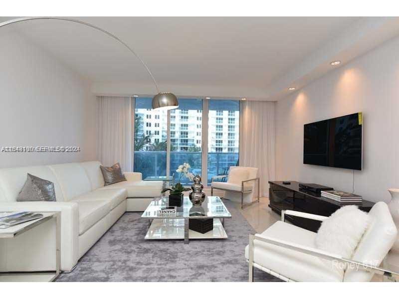 2301 Collins Avenue 617 — photo 2