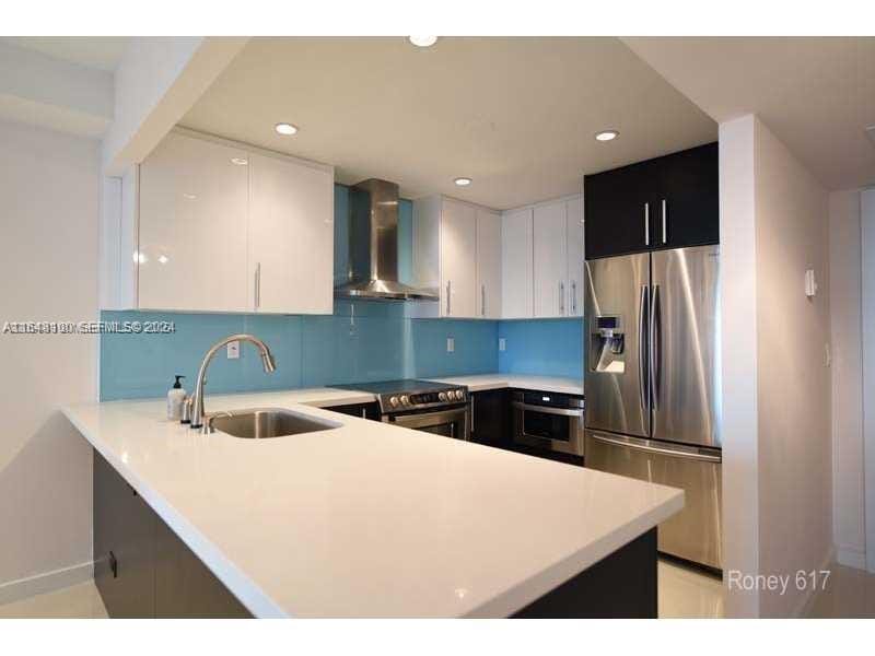 2301 Collins Avenue 617 — photo 4