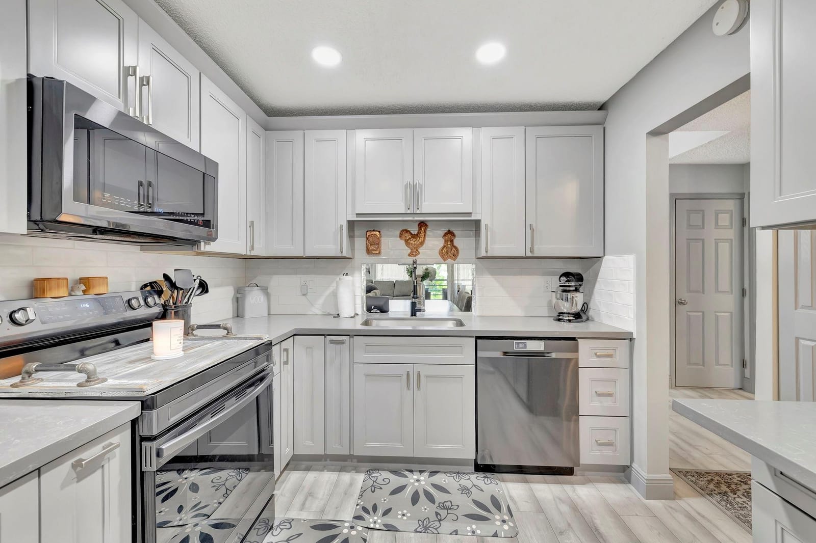 8799 Holly Court 202 — photo 4