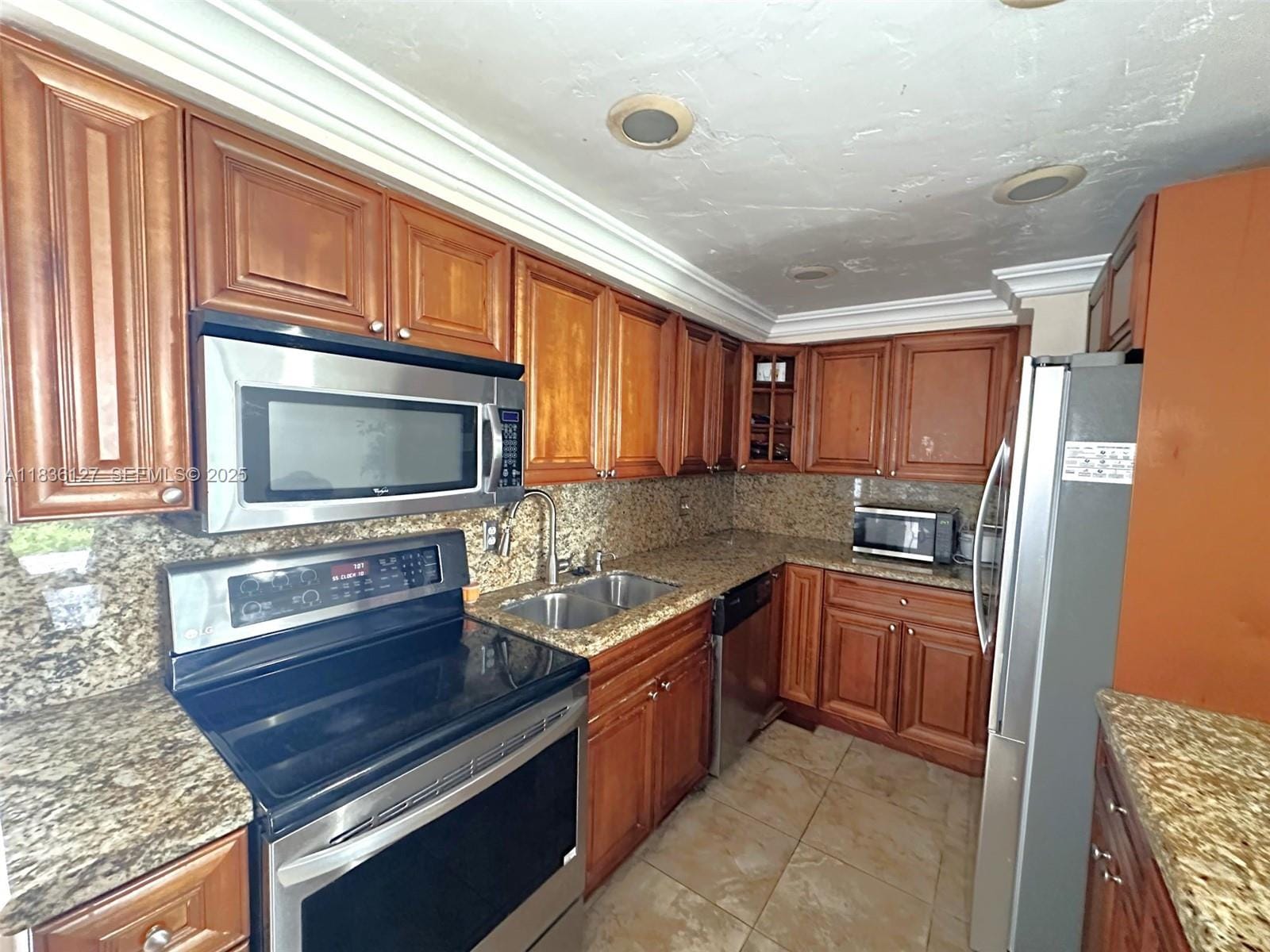6707 Brookline Drive 6707, Hialeah, FL 33015 photo 2