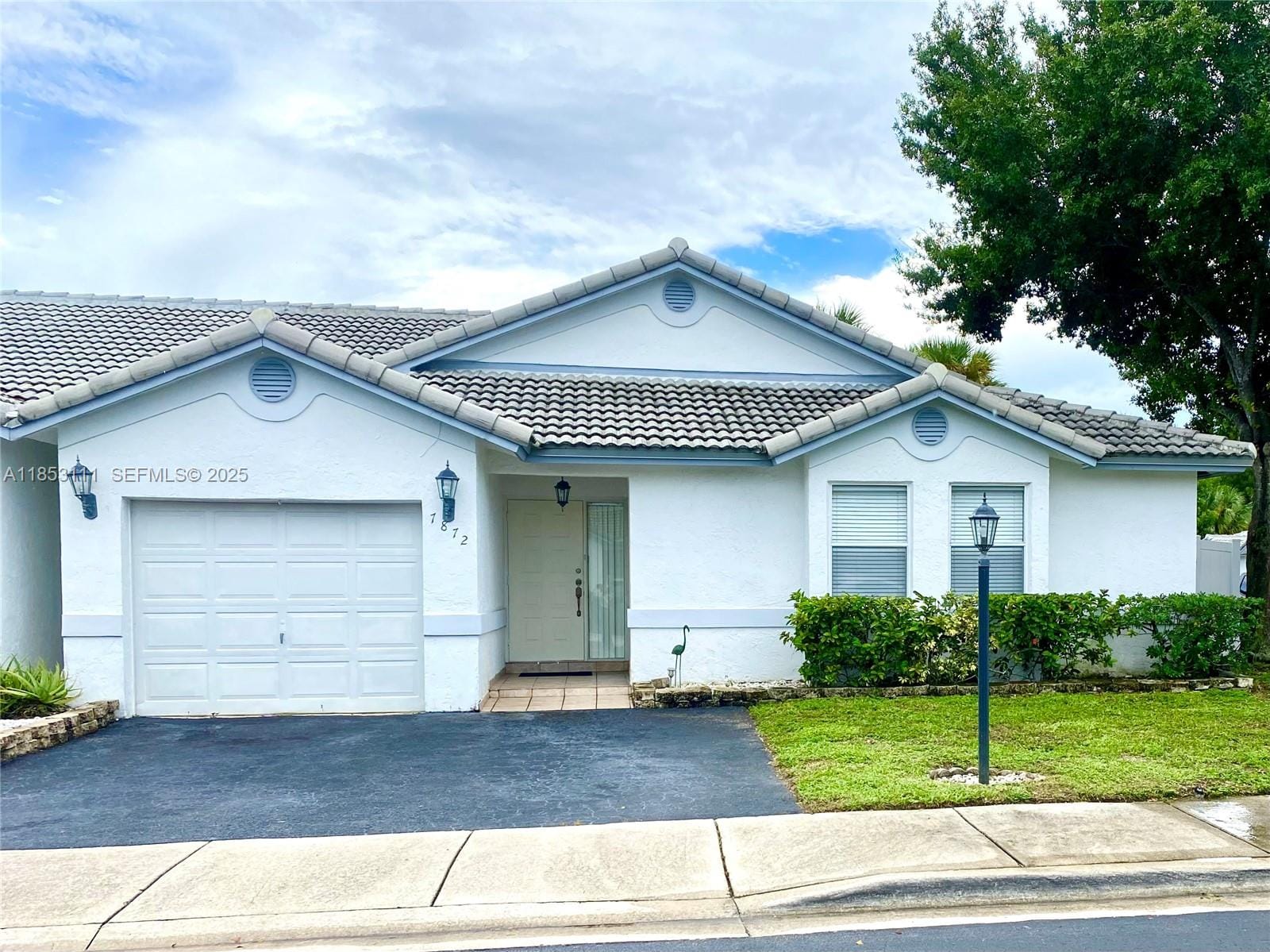 7872 NW 34th Place, Davie, FL 33024